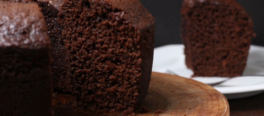 Bolo de Chocolate com Apenas Ingredientes Básicos